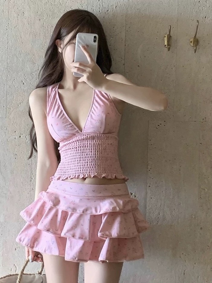 Летняя женская одежда: коррект – обзор и цена Costumes